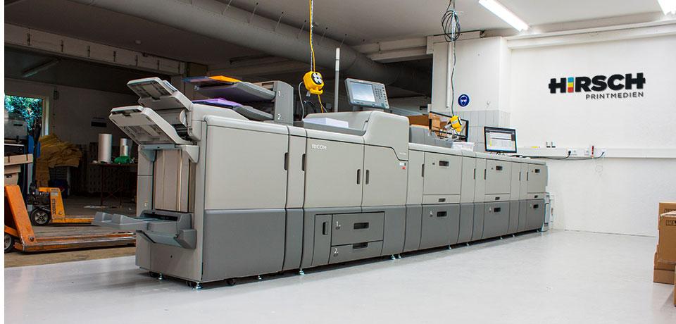 Die Ricoh 7100x ist aktuell wohl die vielseitigste Digitaldruckmaschine am Markt.